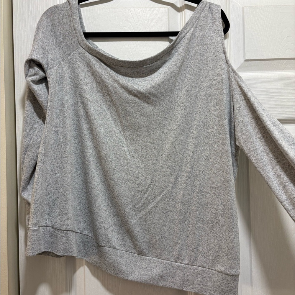 SHEIN Light Gray Knit Top